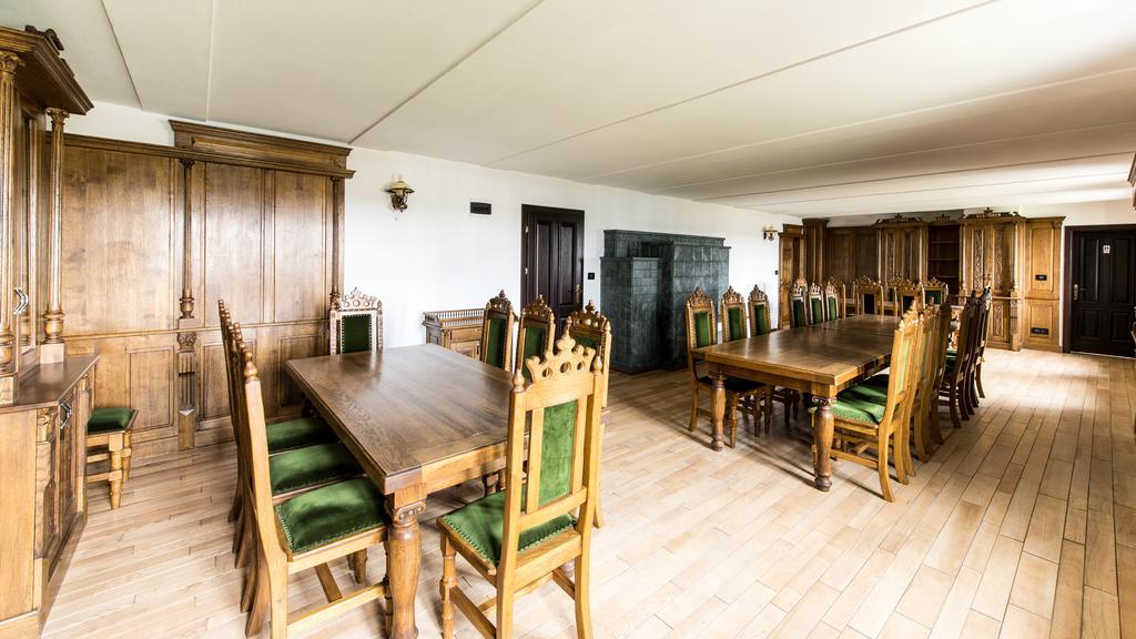 Hotel Castel Royal Mosnita Noua Extérieur photo